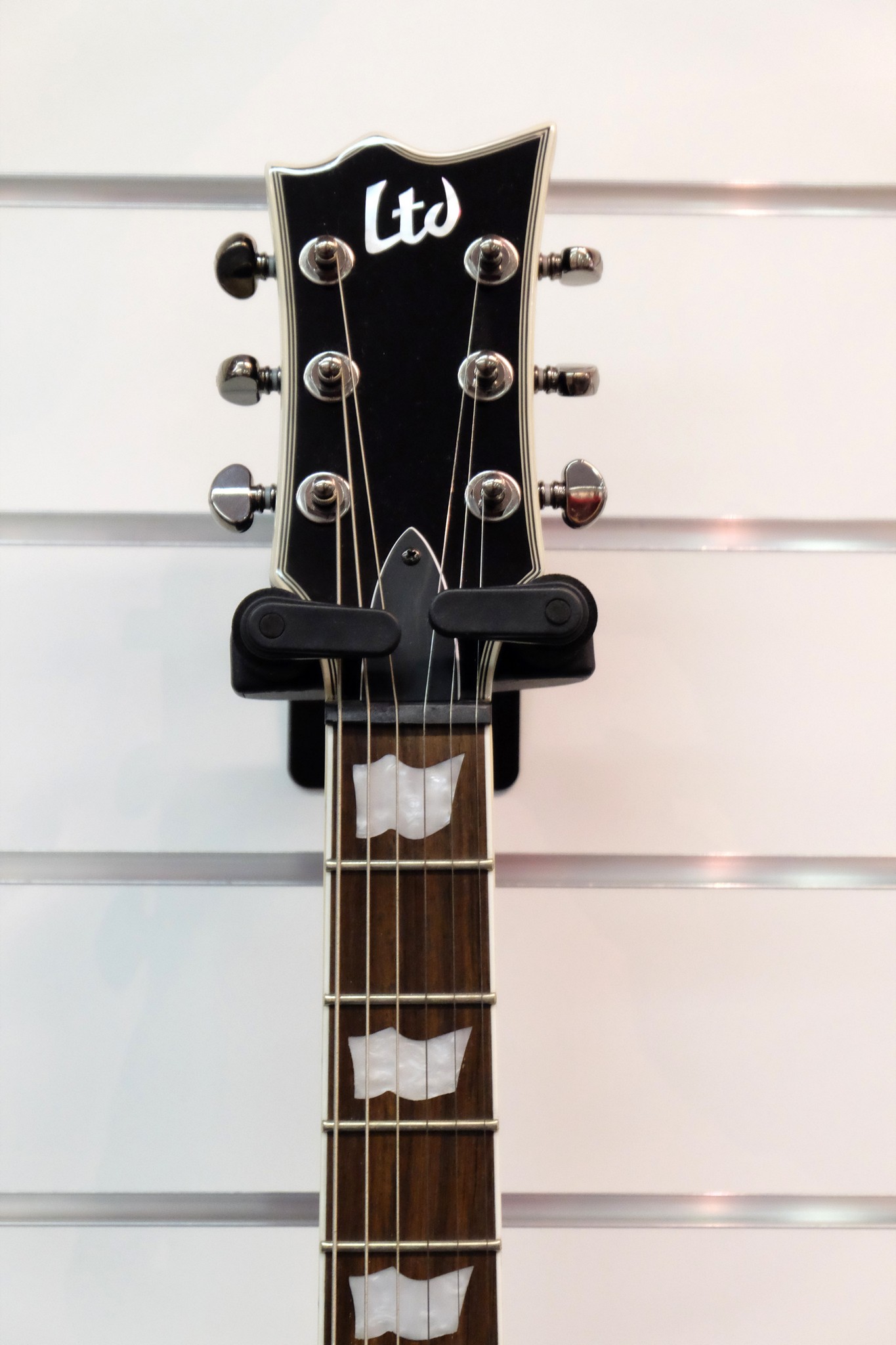 ESP LTD E-Gitarre EC 401 Black Bild 2