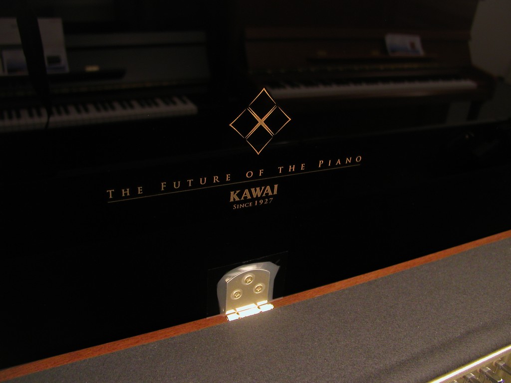 Kawai Klavier K 300 E/P Schwarz Hochglanz Bild 2
