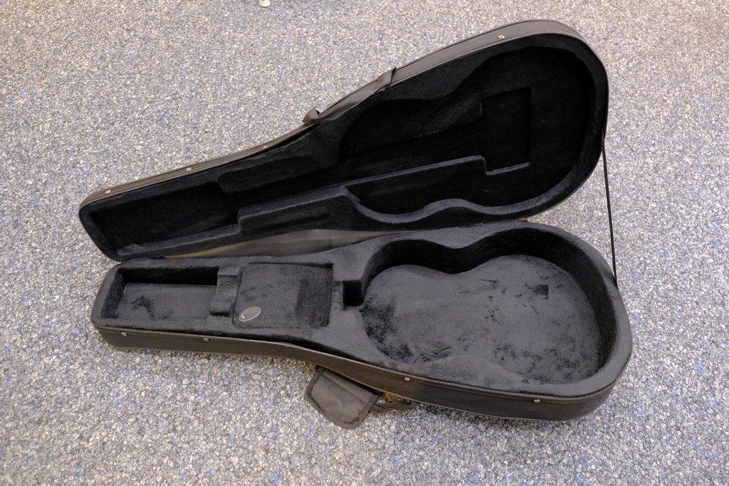 Softcase / Leichtkoffer fr Konzert-Gitarren Bild 2
