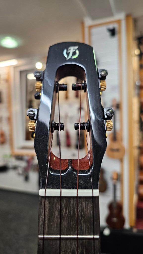 Flight Tenor Ukulele Peter Moss Signature Vollmassiv